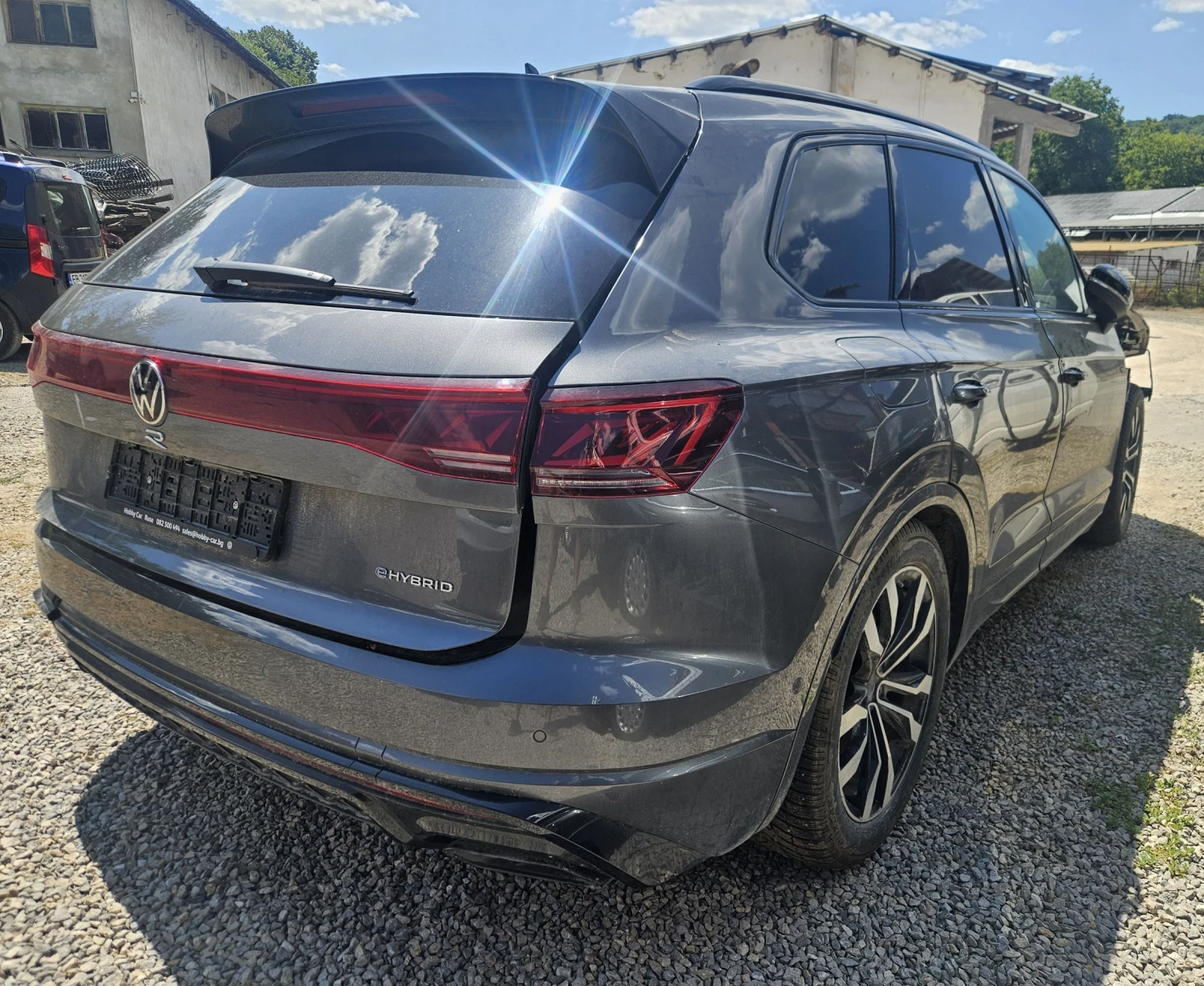 VW Touareg 3.0 eHybrid 462к.с., снимка 3 - Автомобили и джипове - 55461767