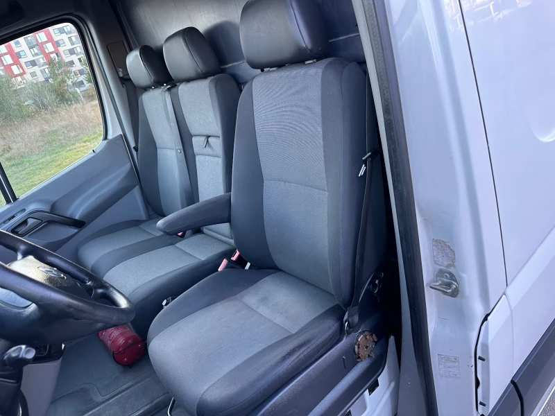 VW Crafter 2-на гума, снимка 12 - Бусове и автобуси - 47425923