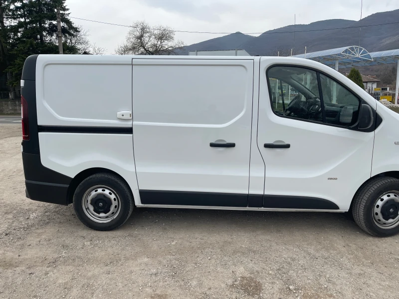 Opel Vivaro, снимка 8 - Бусове и автобуси - 49472057