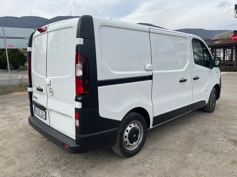 Opel Vivaro, снимка 5 - Бусове и автобуси - 49472057