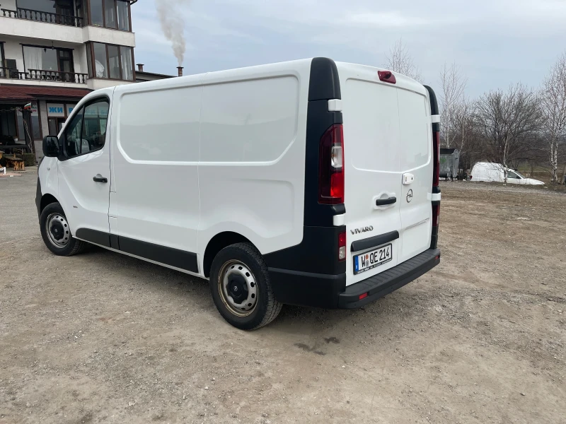 Opel Vivaro, снимка 7 - Бусове и автобуси - 49472057