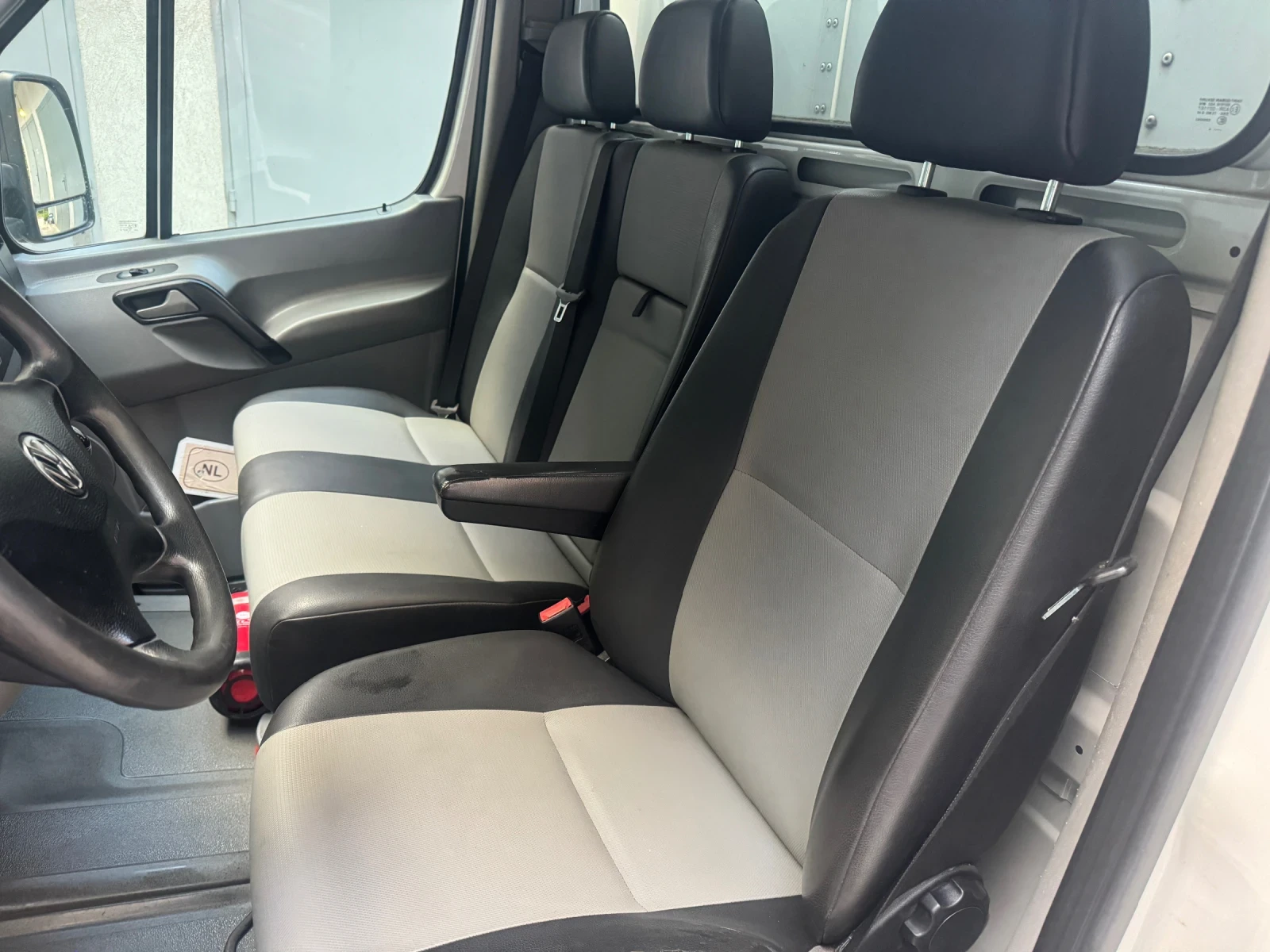 VW Crafter 3, 60м* КЛИМАТИК * 136 p.s., снимка 13 - Бусове и автобуси - 54458554