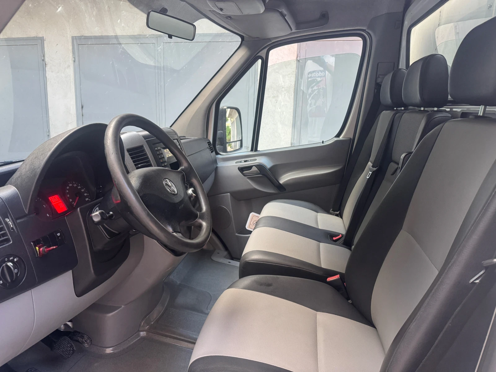 VW Crafter 3, 60м* КЛИМАТИК * 136 p.s., снимка 14 - Бусове и автобуси - 54458554