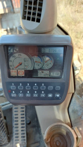 Багер Hitachi 210W-3, снимка 2