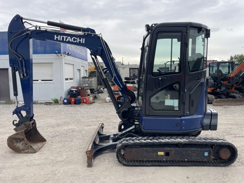 Багер Hitachi ZX 38U -5A