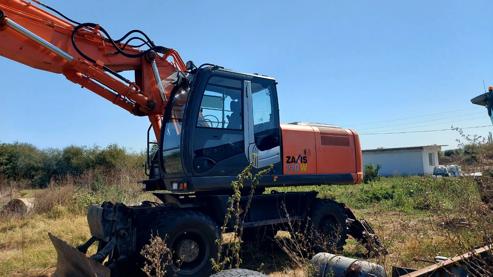 Багер Hitachi 210W-3, снимка 9 - Индустриална техника - 55914524