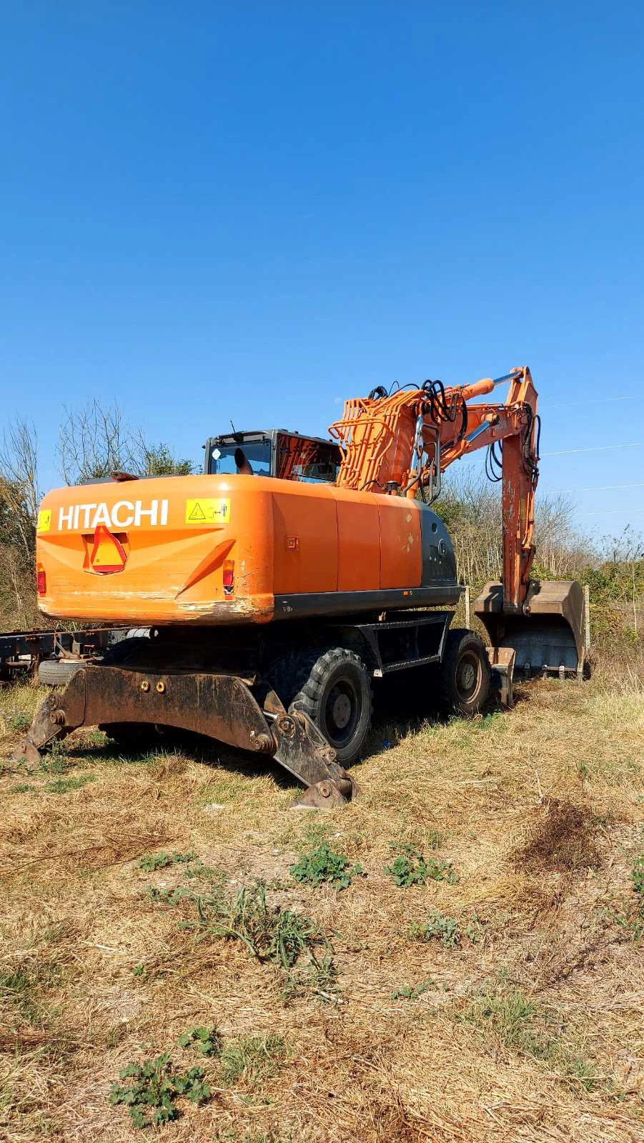 Багер Hitachi 210W-3, снимка 13 - Индустриална техника - 55914524
