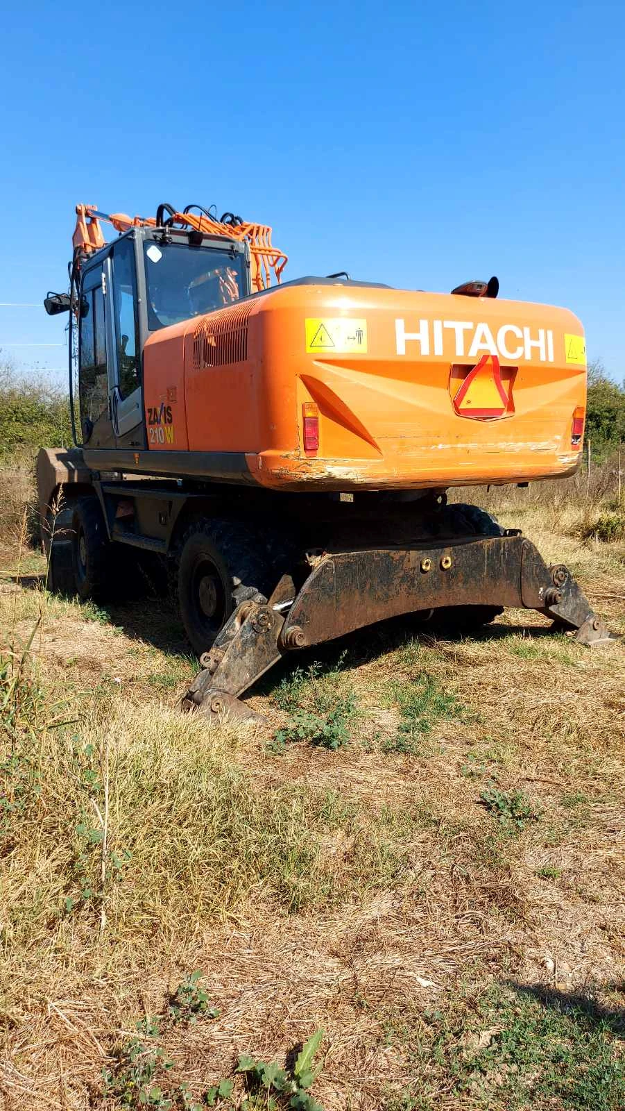 Багер Hitachi 210W-3, снимка 14 - Индустриална техника - 55914524