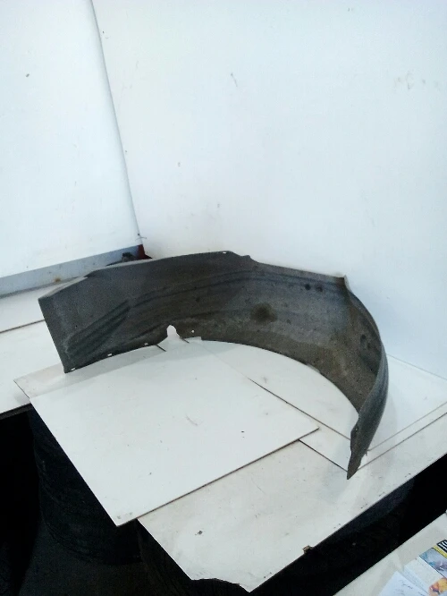 Подкалник преден десен Фолксваген Пасат Б4