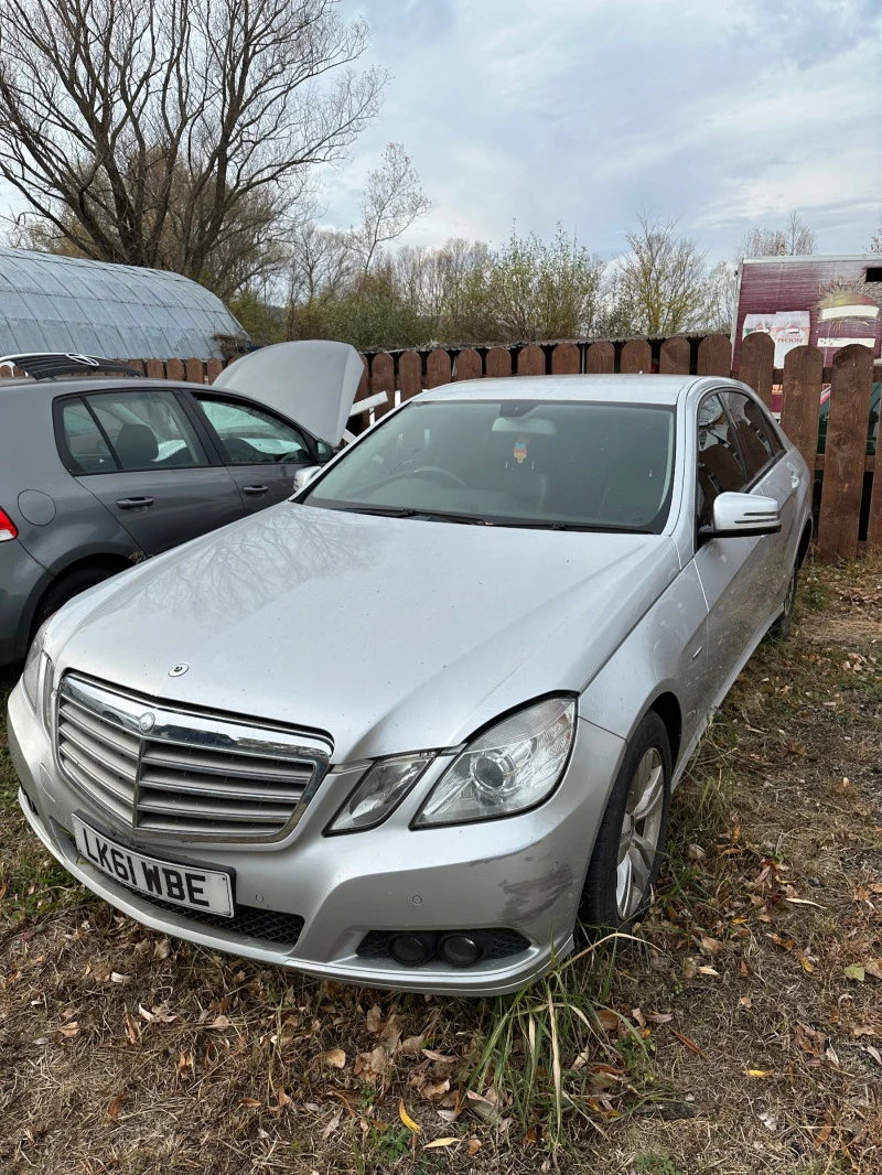 Mercedes-Benz E 220 На части, снимка 3 - Автомобили и джипове - 47217736