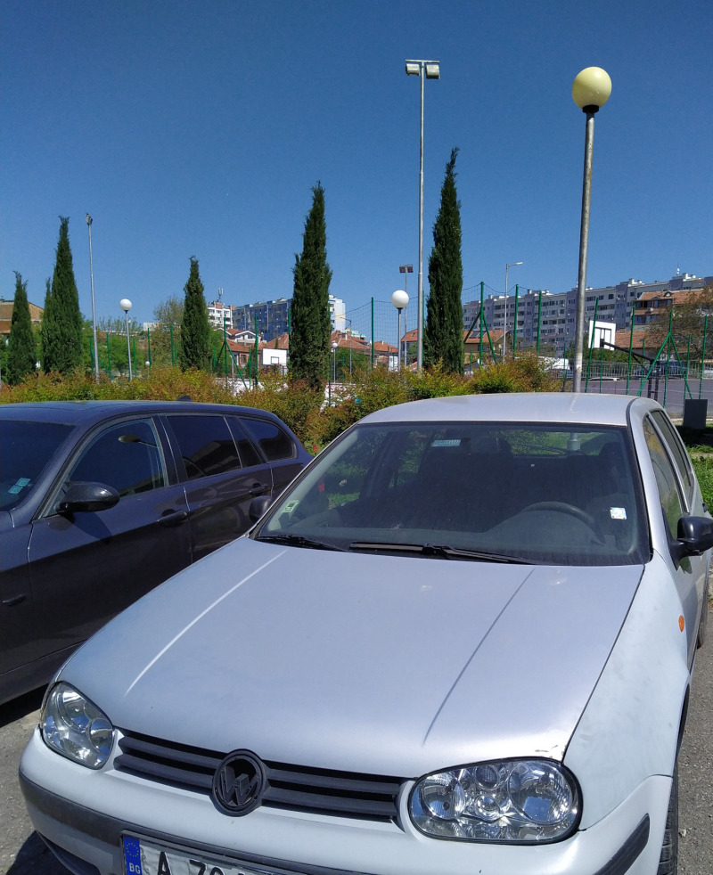 VW Golf, снимка 1 - Автомобили и джипове - 45527558