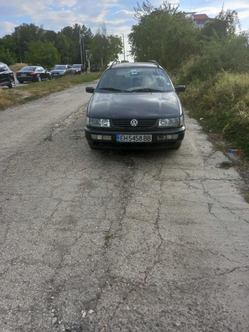 VW Passat 1.6, снимка 1 - Автомобили и джипове - 47109540