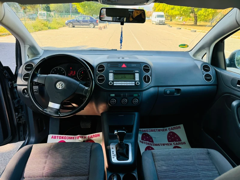 VW Golf Plus 1.6 бензин 102 к.с СТАРИЯ МОТОР АВТОМАТИК!, снимка 11 - Автомобили и джипове - 47495876