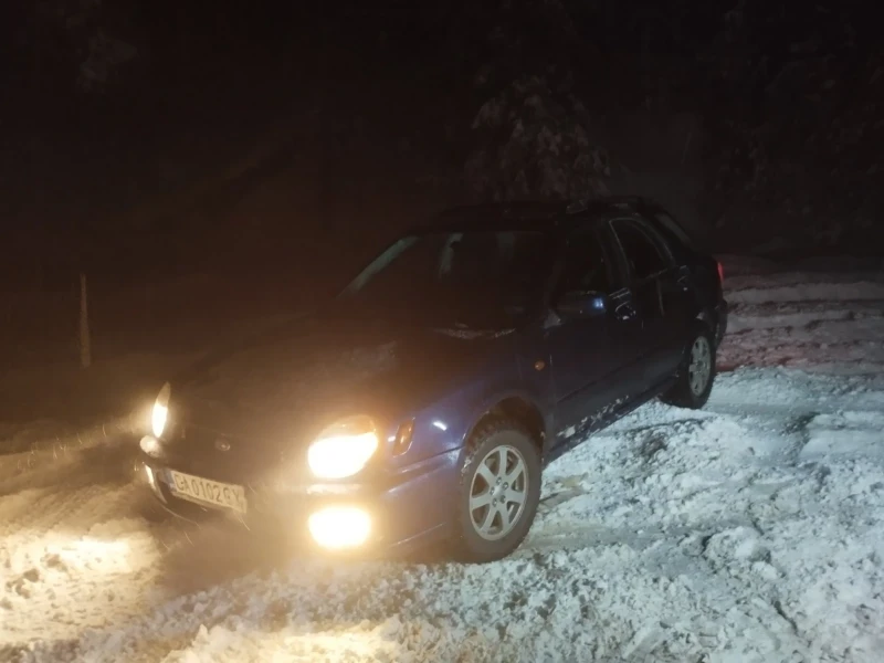 Subaru Impreza 2.0 125к.с, снимка 9 - Автомобили и джипове - 48998484