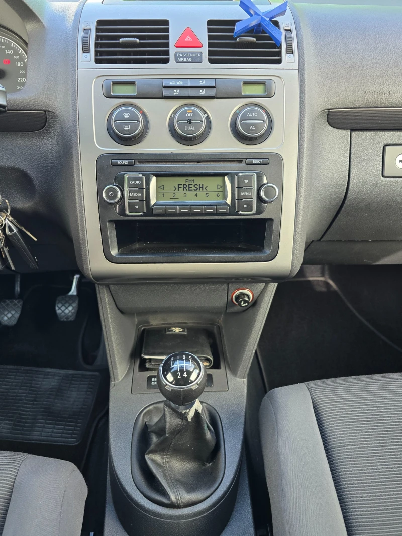 VW Touran 2.0i* 6+ 1* МЕТАН* 109кс, снимка 15 - Автомобили и джипове - 51971829