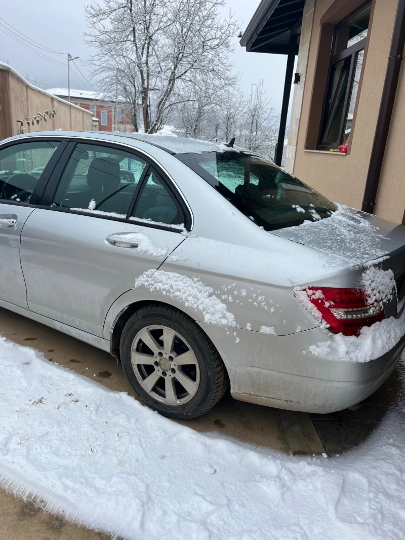 Mercedes-Benz C 180, снимка 2 - Автомобили и джипове - 53186057
