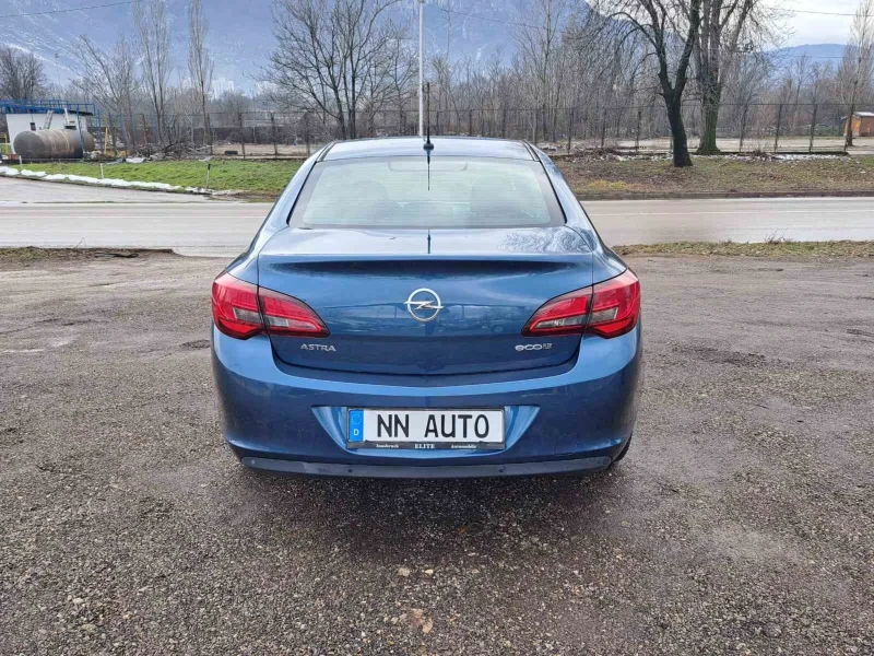 Opel Astra 1.3CDTI, снимка 8 - Автомобили и джипове - 53395589