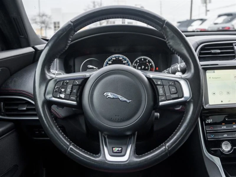 Jaguar XE 35t AWD R-Sport, снимка 6 - Автомобили и джипове - 53418056