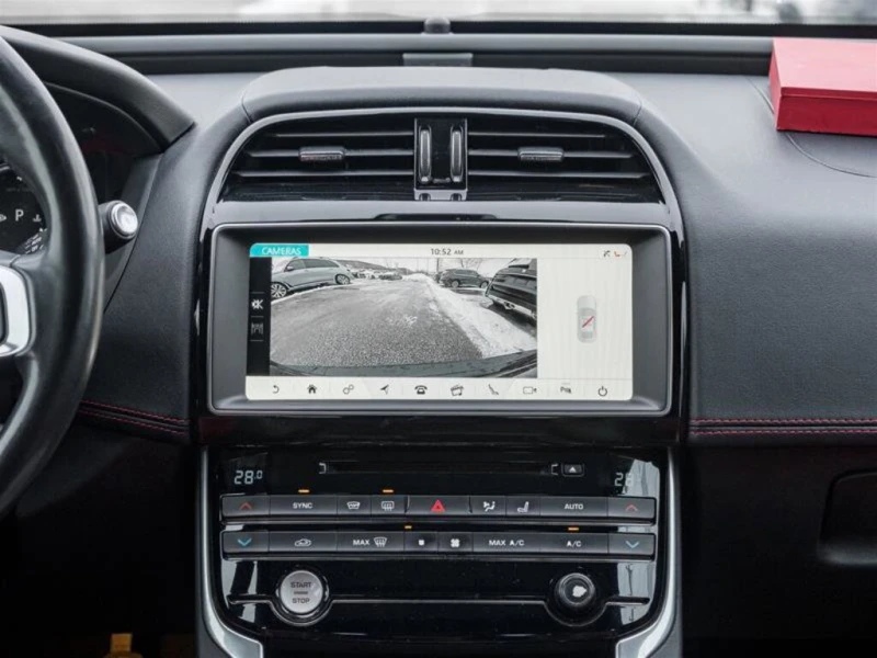 Jaguar XE 35t AWD R-Sport, снимка 10 - Автомобили и джипове - 53418056