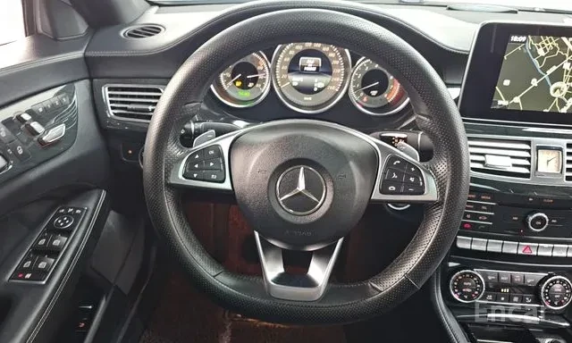 Mercedes-Benz CLS 400 AMG | ОБДУХВАНЕ | 360 | ПАНОРАМА | FACE | , снимка 6 - Автомобили и джипове - 55613193
