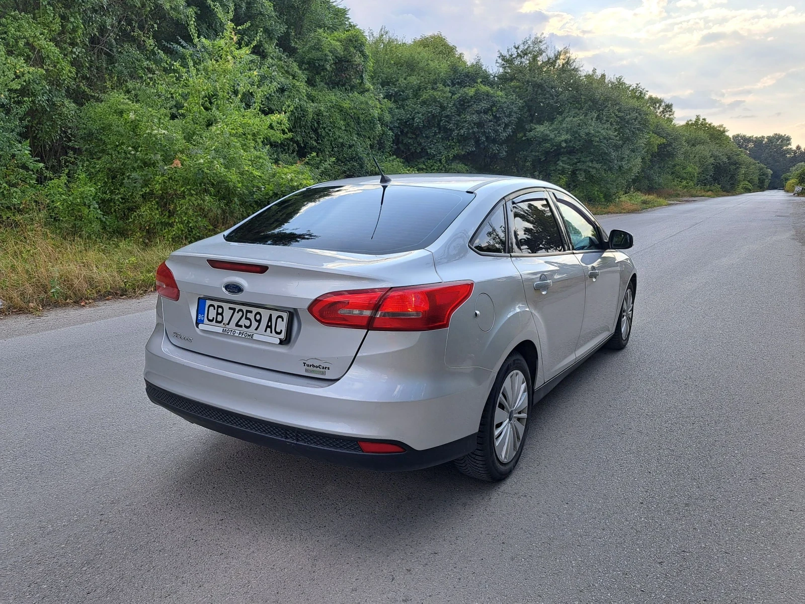 Ford Focus 1.0 Ecoboost * Moto Phohe * Седан* Лизинг * Бартер - изображение 5