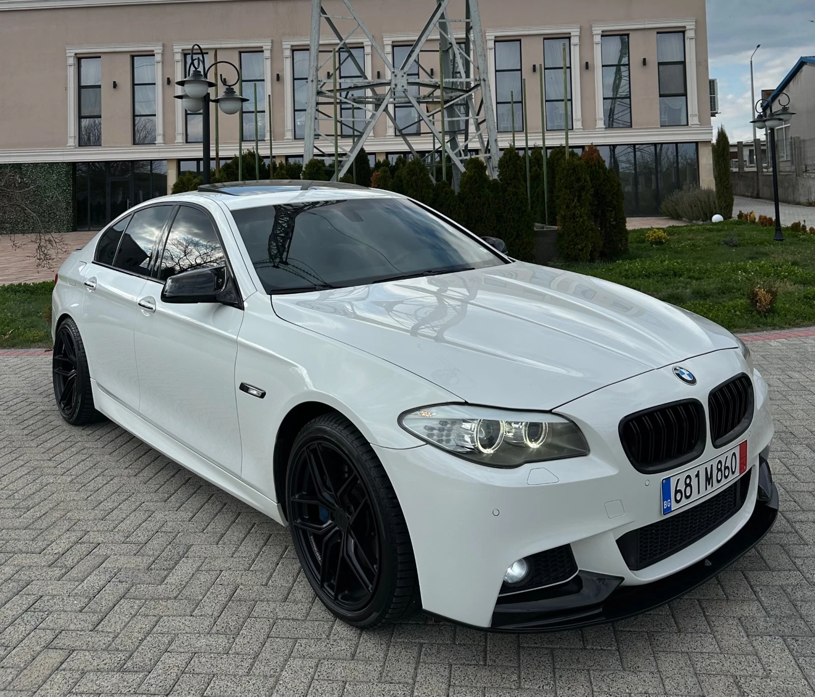 BMW 535 F10/313к.с/M-PERFORMANCE 8ZF. - изображение 2
