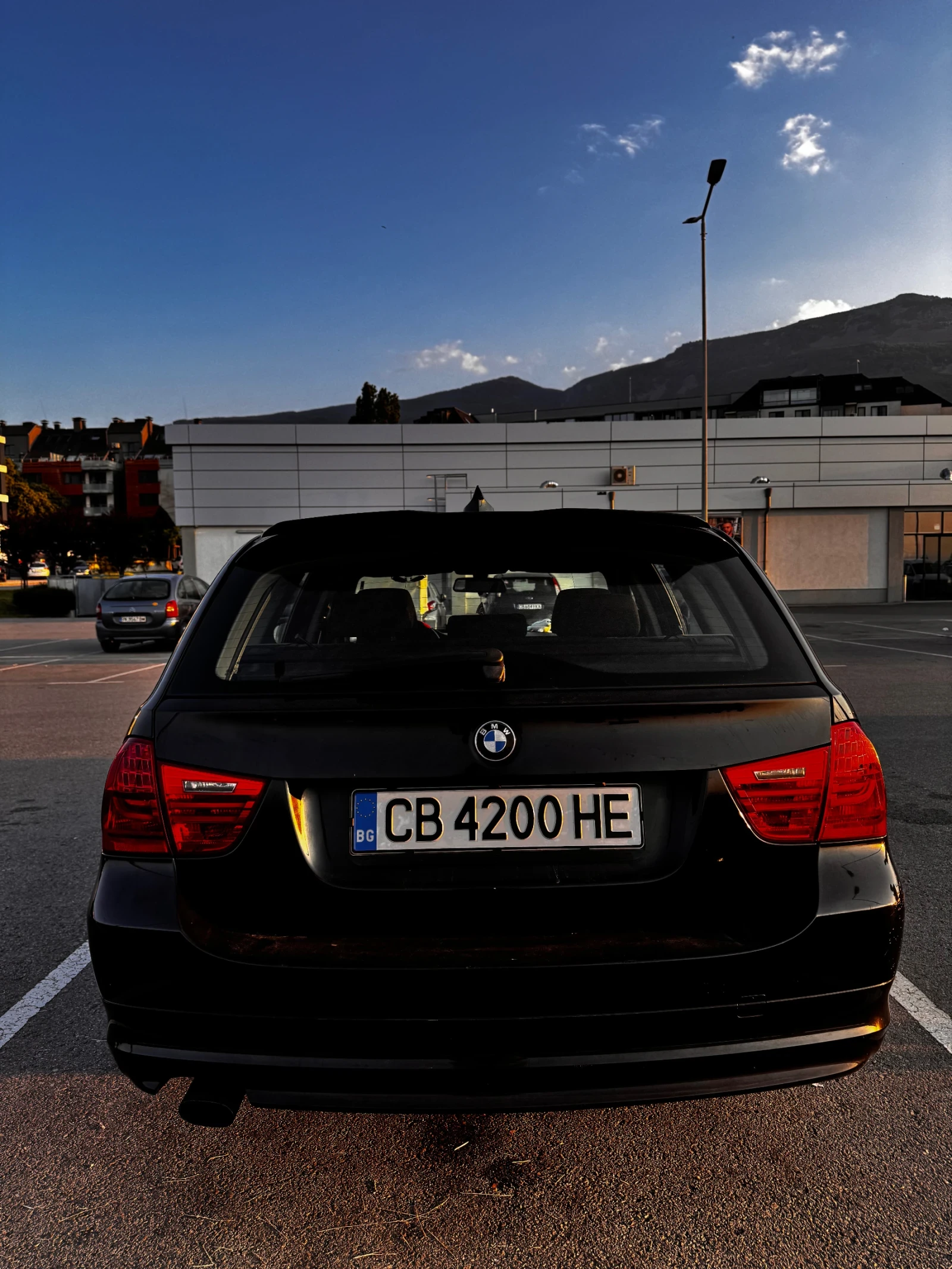 BMW 320 BMW e91 lci 318d - изображение 7
