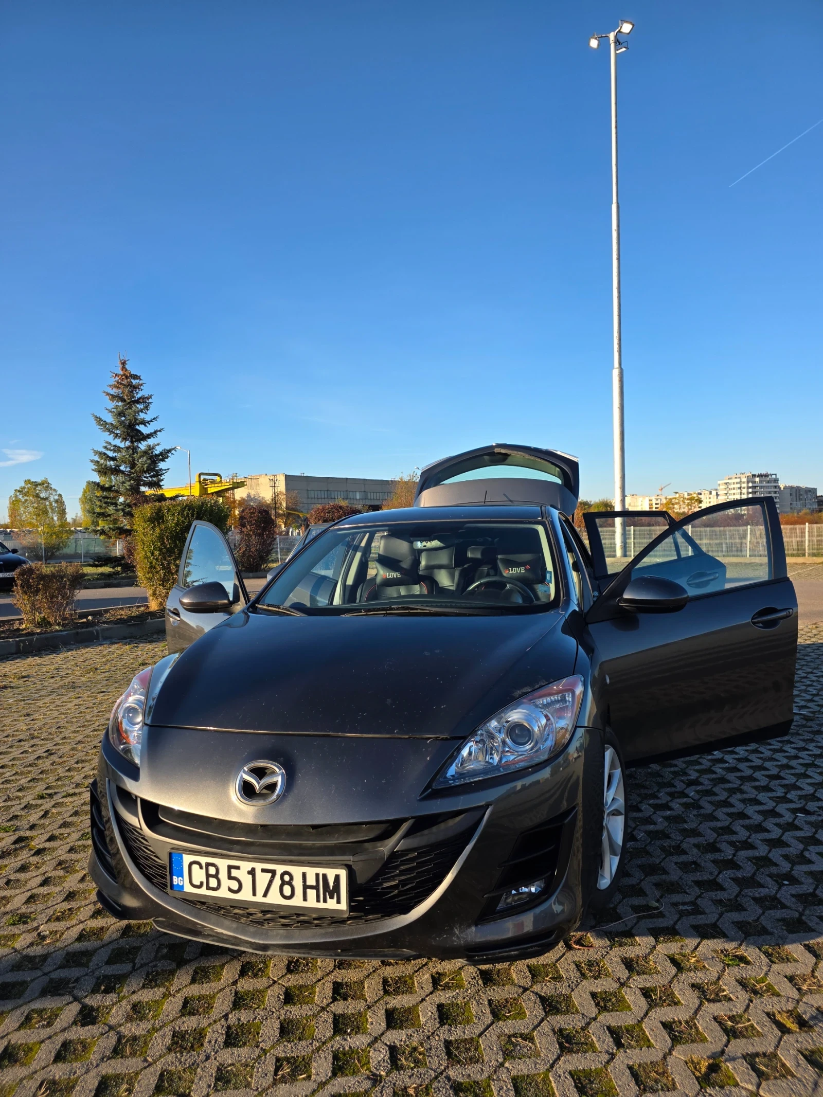 Mazda 3 2.2 sport - изображение 4
