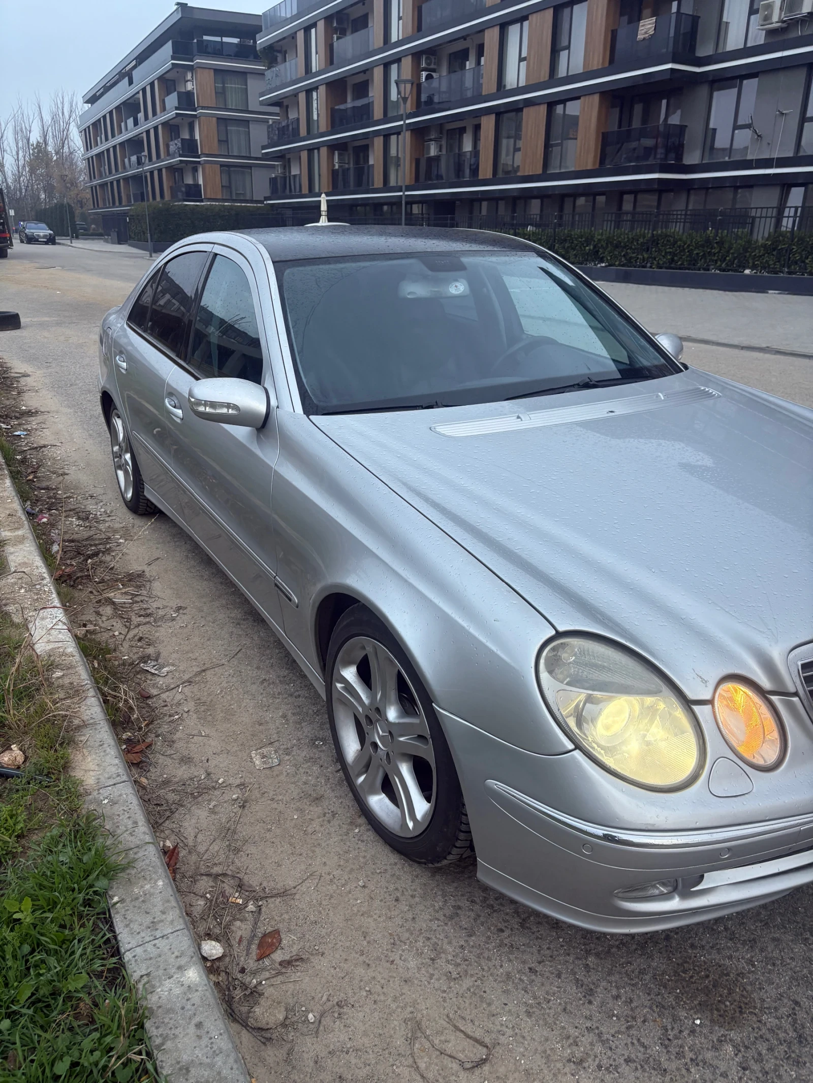 Mercedes-Benz E 320  - изображение 3