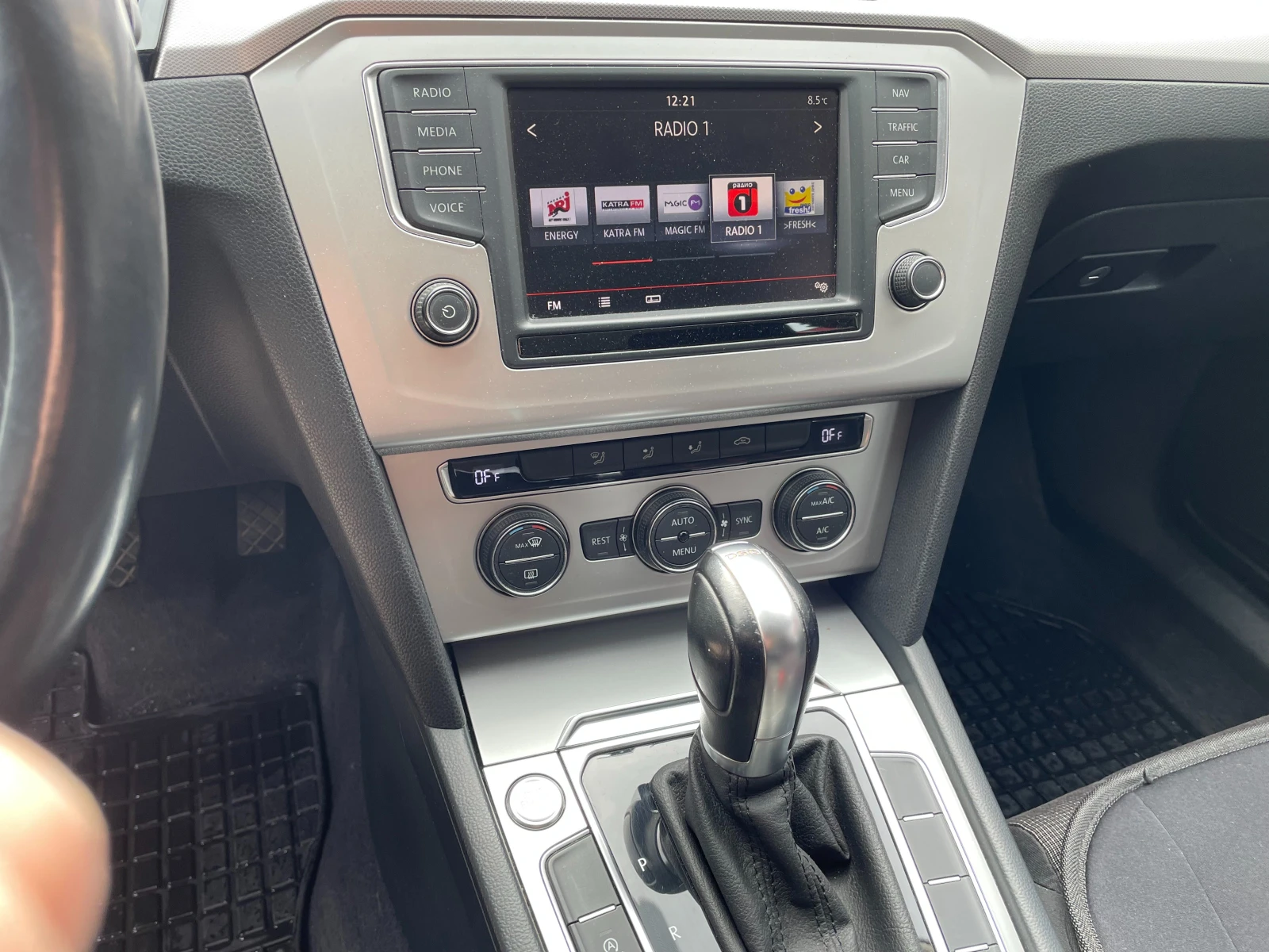 VW Passat 2.0 TDI, снимка 8 - Автомобили и джипове - 53913670