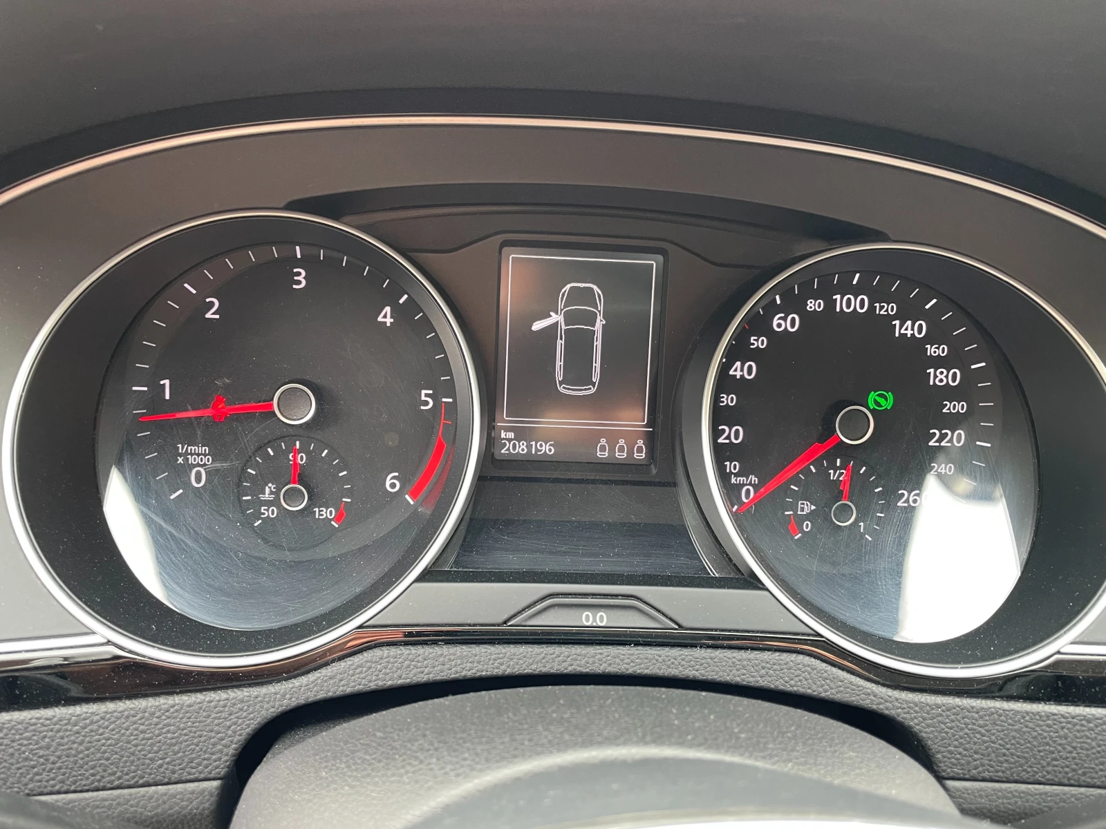 VW Passat 2.0 TDI, снимка 7 - Автомобили и джипове - 53913670