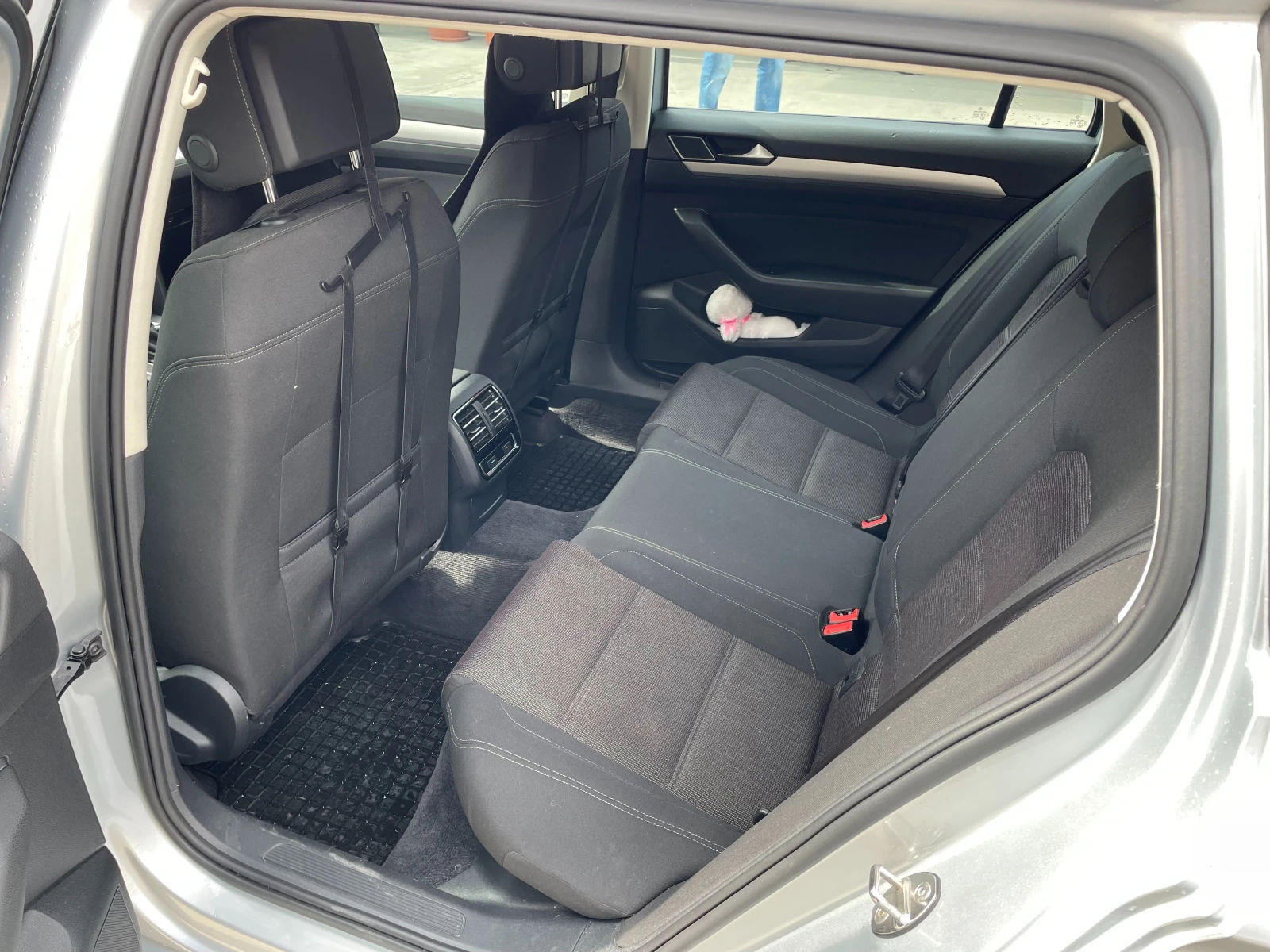 VW Passat 2.0 TDI, снимка 15 - Автомобили и джипове - 53913670