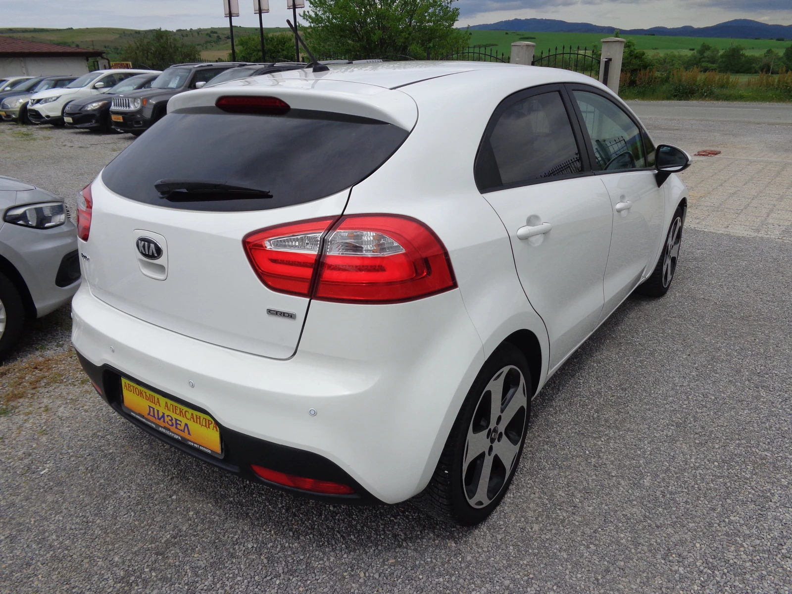 Kia Rio 1.1 CRDI, снимка 5 - Автомобили и джипове - 54606170