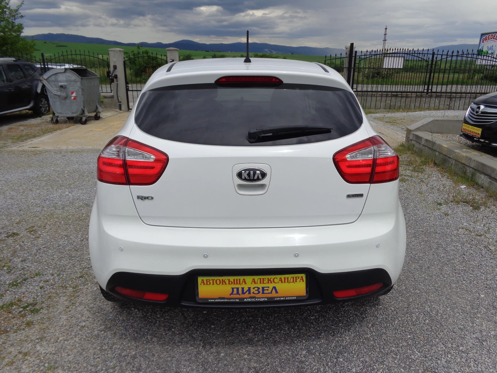 Kia Rio 1.1 CRDI, снимка 6 - Автомобили и джипове - 54606170
