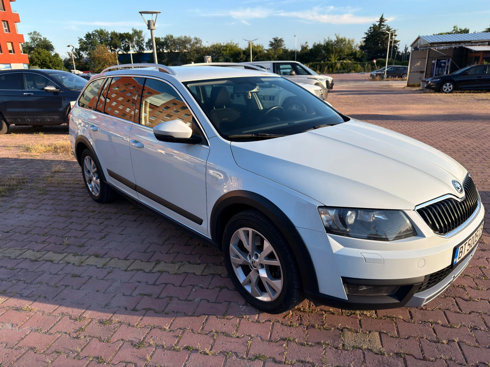 Skoda Octavia Scout , снимка 10 - Автомобили и джипове - 55019889