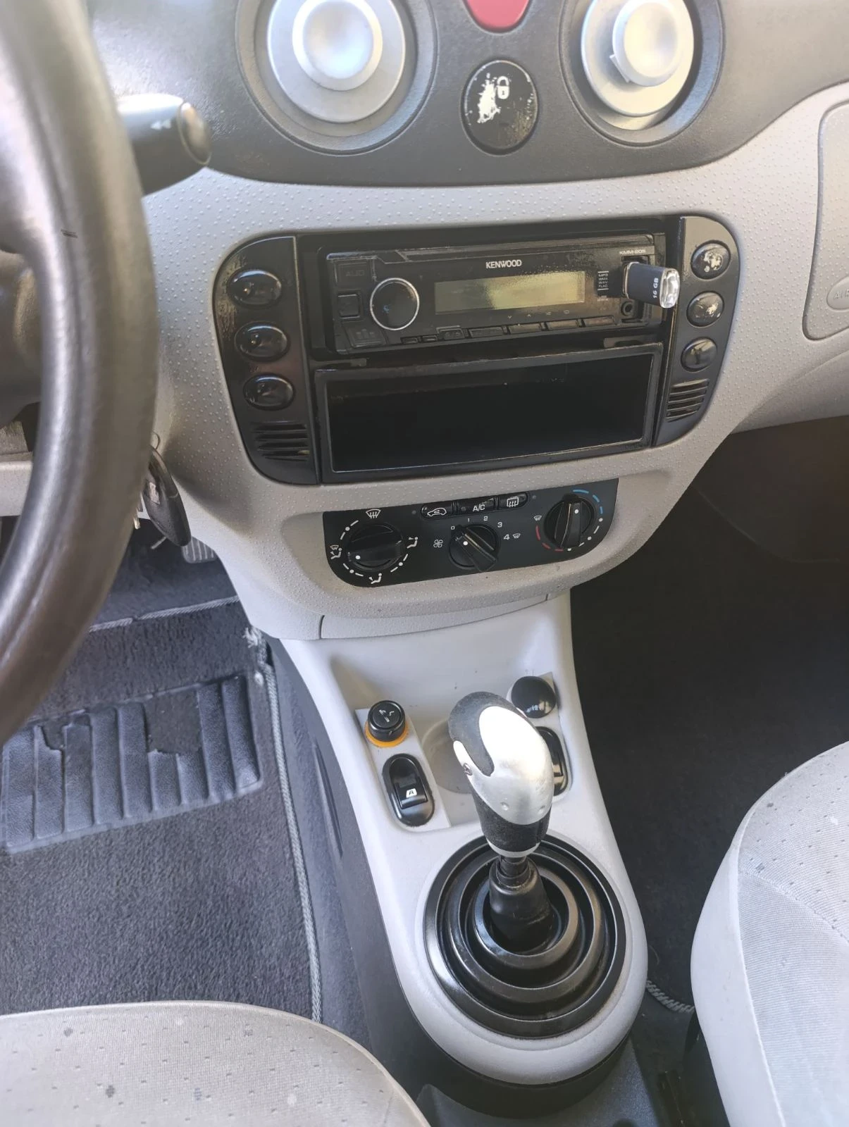 Citroen C3, снимка 3 - Автомобили и джипове - 55212294