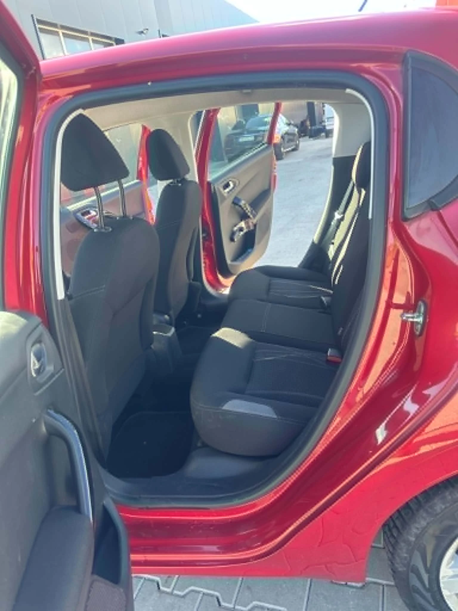 Peugeot 208, снимка 13 - Автомобили и джипове - 55381290
