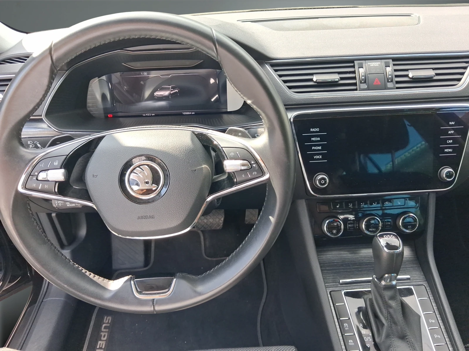 Skoda Superb Комби Стайл 2, 0 TDI, 200 к.с., 7DSG, снимка 16 - Автомобили и джипове - 56104921