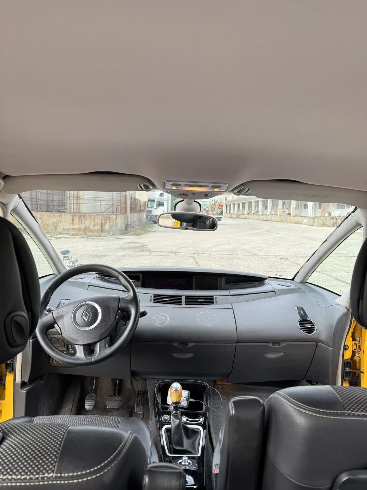 Renault Grand espace 2.0 dCI, снимка 11 - Автомобили и джипове - 56200720