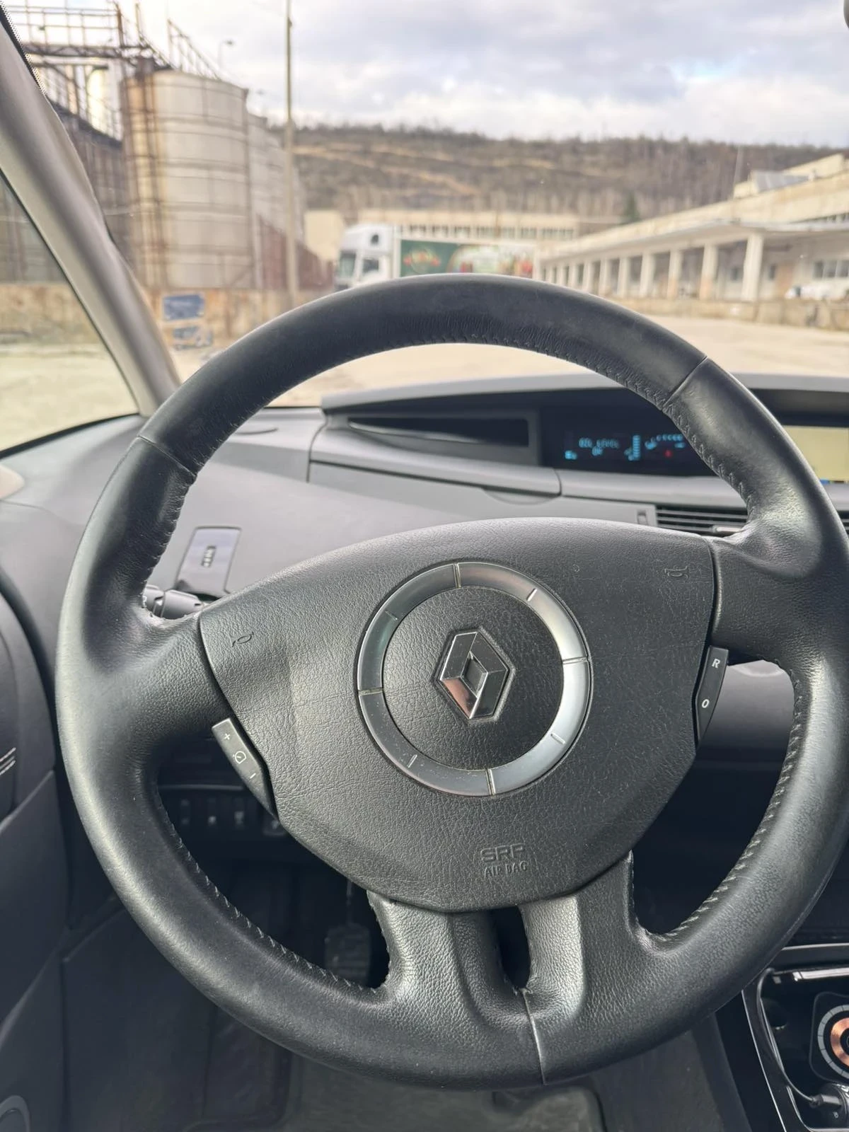 Renault Grand espace 2.0 dCI, снимка 10 - Автомобили и джипове - 56200720