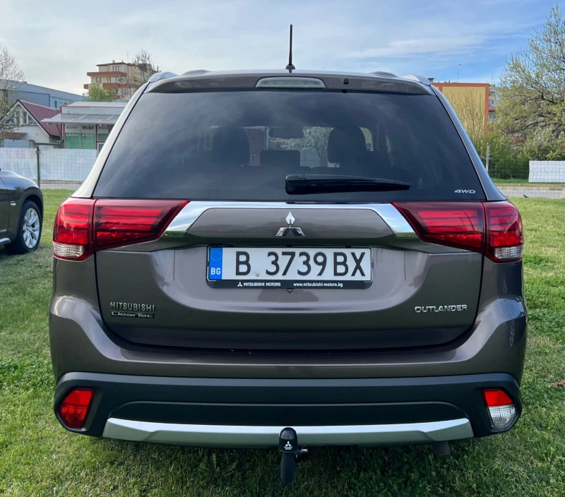 Mitsubishi Outlander 2.2DID* ClearTec* Keyless* Go* Camera* Euro6B, снимка 6 - Автомобили и джипове - 45149236