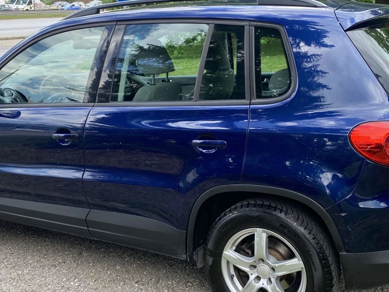 VW Tiguan 2.0 TDI, снимка 3 - Автомобили и джипове - 52541563