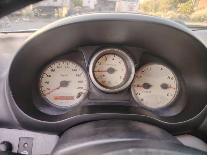 Toyota Rav4 2.0 D4D , снимка 5 - Автомобили и джипове - 52382244