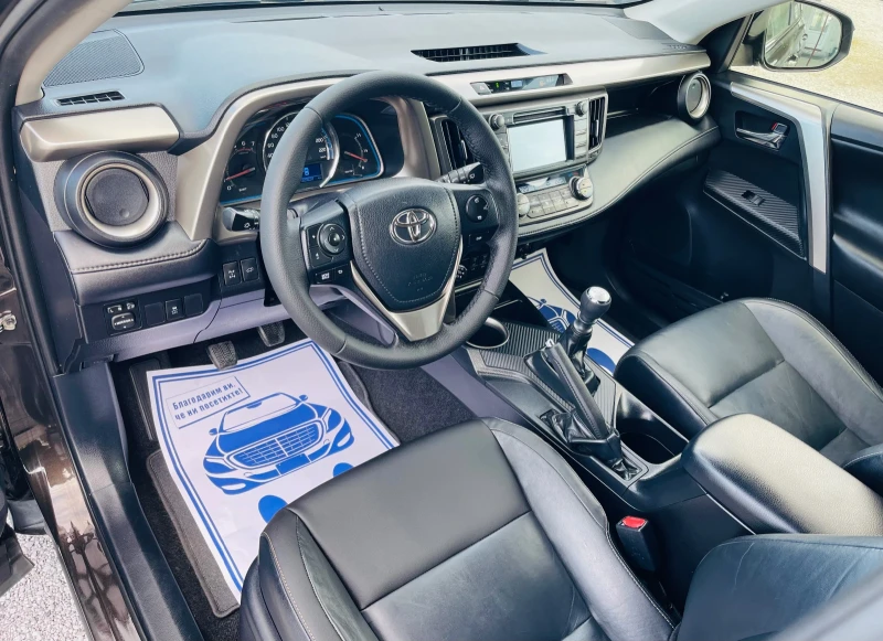 Toyota Rav4 2.2 D-4D Longe * Кожа* Камера* Сервизна история* , снимка 9 - Автомобили и джипове - 53586899