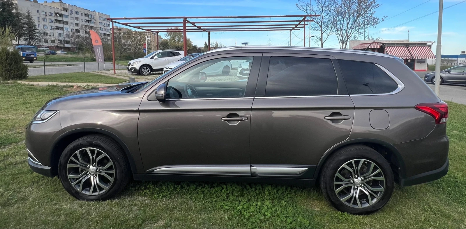 Mitsubishi Outlander 2.2DID* ClearTec* Keyless* Go* Camera* Euro6B - изображение 8