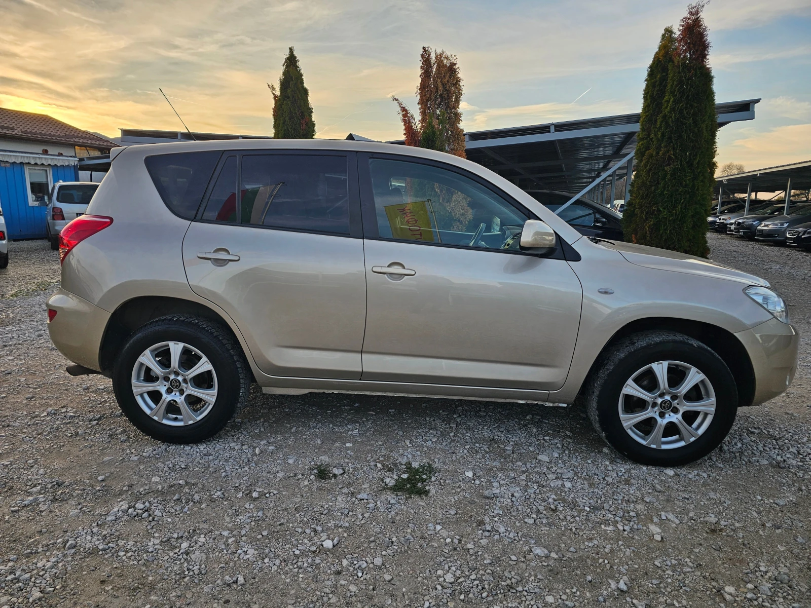 Toyota Rav4 2.2 D-4D 136кс! ! ПАРКТРОНИК! !КЛИМАТРОНИК - изображение 6