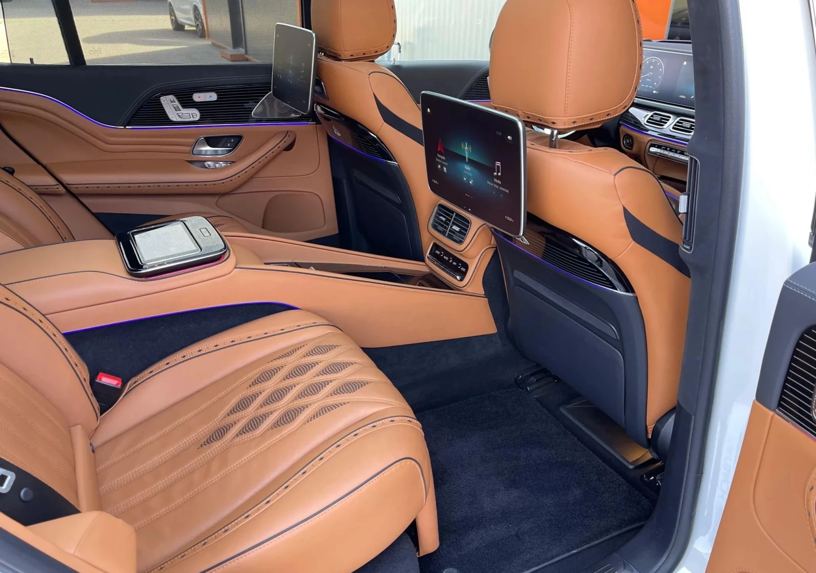 Mercedes-Benz GLS 600 Maybach 4Matic - изображение 10