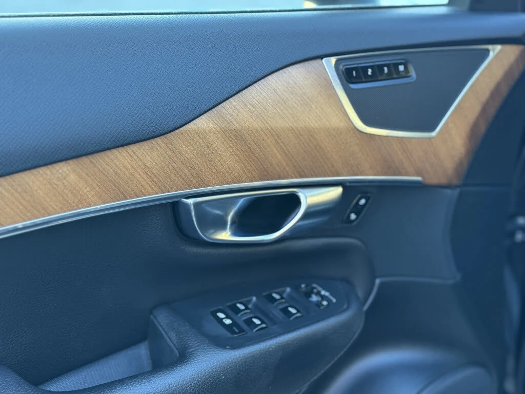 Volvo Xc90 * АВТО КРЕДИТ* ЦЕНА ДО БГ * СЕРВИЗНА ИСТОРИЯ *  - изображение 7