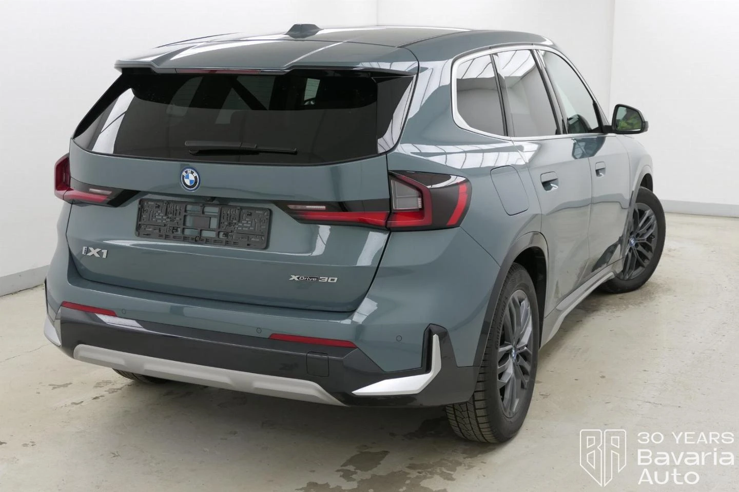 BMW iX1 30 xDrive xLine - изображение 3