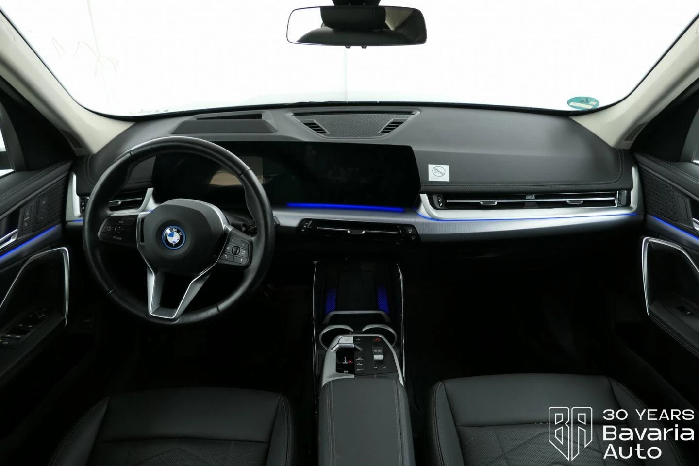 BMW iX1 30 xDrive xLine - изображение 6